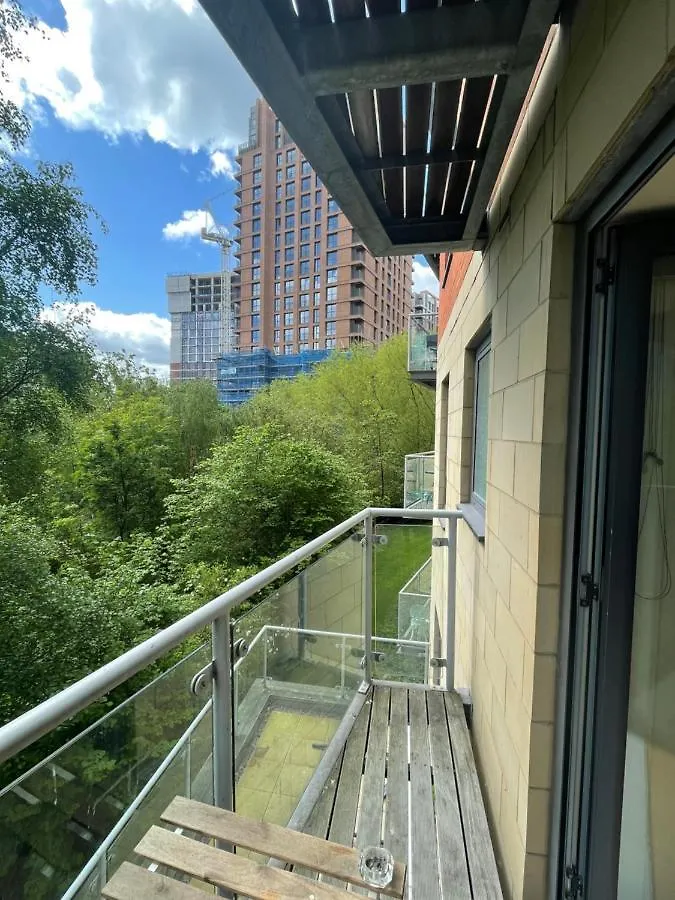 2 Bedroom Apartment In Leeds City Centre location